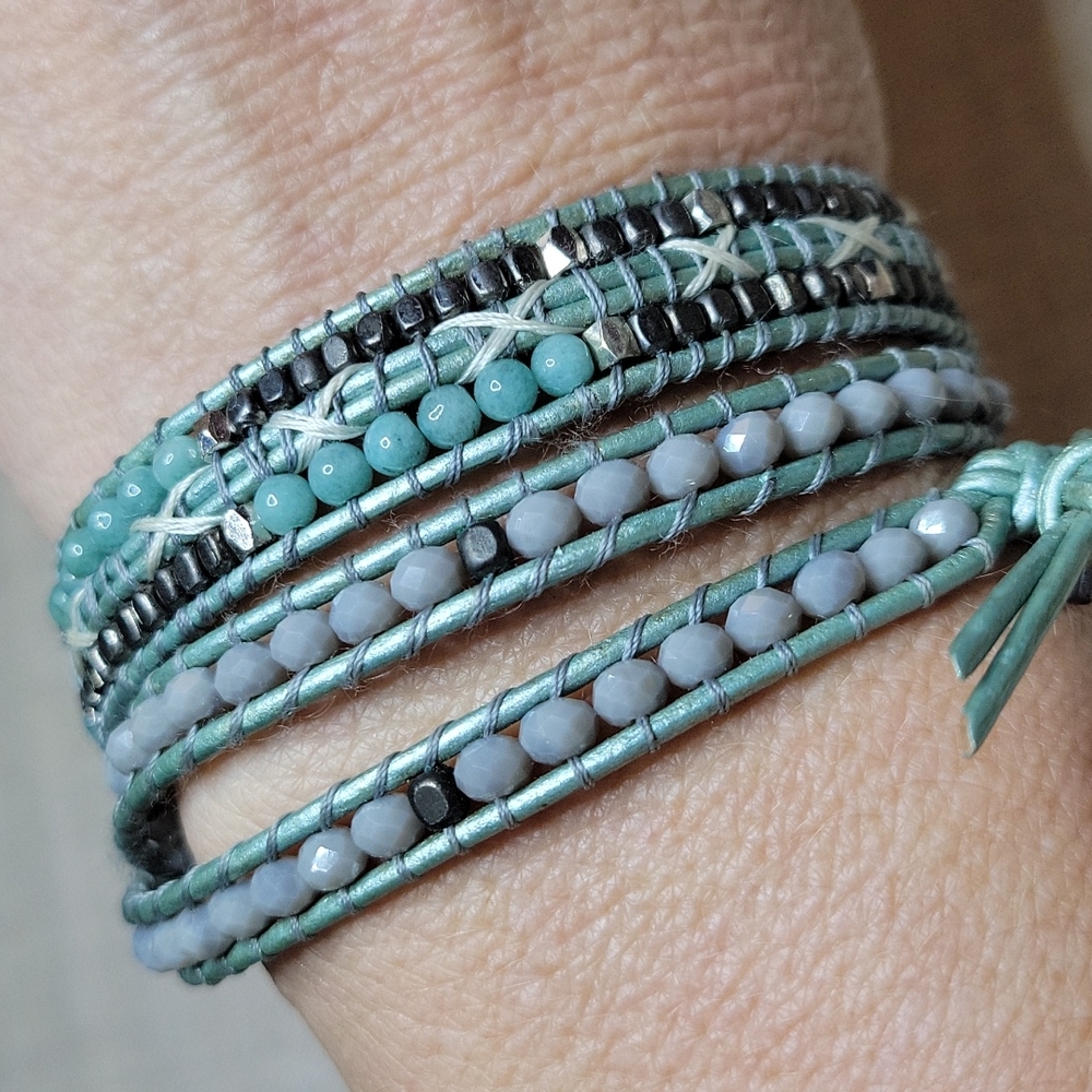 Wrap bracelet in sea foam green colors, 😍  Comes from a non smoking home 🏡